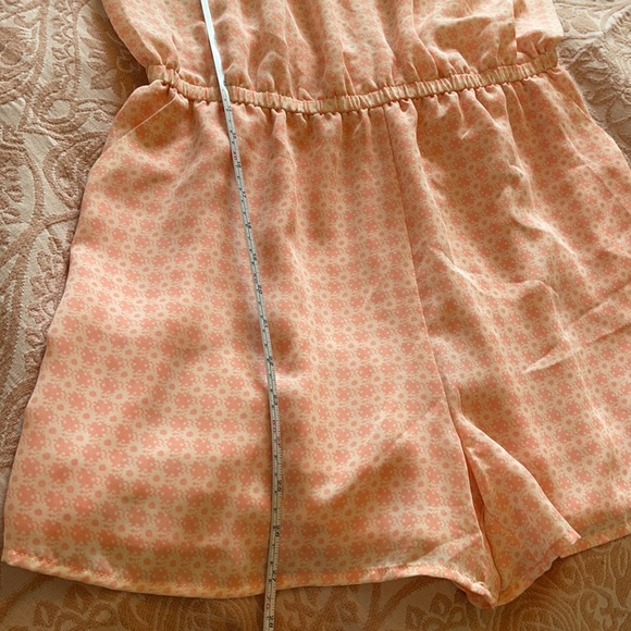 Darling Lauren Conrad Bow Front Romper Like New - Picture 10 of 16